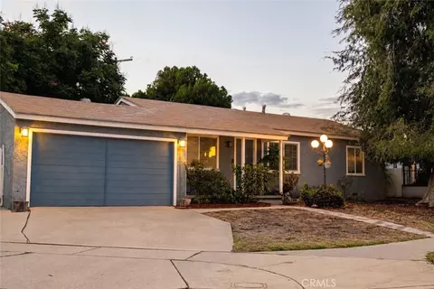 8330 Stansbury Ave, Panorama City, CA 91402
