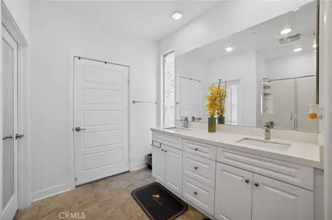 Bath - 1653 Capri, Beaumont, CA 92223 photo 1 of 1