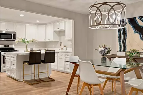 18324 Clark #110, Tarzana, CA 91356
