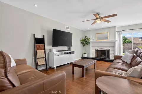 Living - 2630 Lee St, Simi Valley, CA 93065 photo 1 of 2