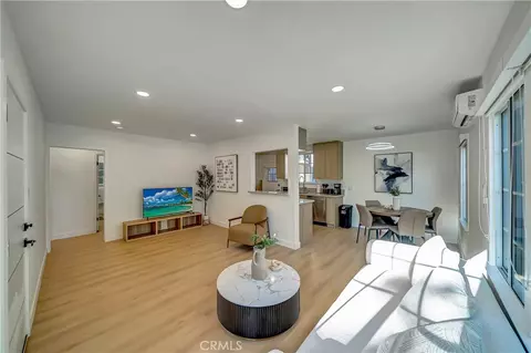 Living - 128 Lukens Pl, Glendale, CA 91206 photo 2 of 2