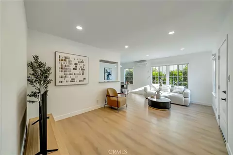 Living - 128 Lukens Pl, Glendale, CA 91206 photo 1 of 2