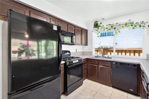 Kitchen - 2347 Viewridge Pl, Escondido, CA 92026 photo 2 of 4