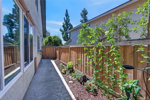 Exterior - 2347 Viewridge Pl, Escondido, CA 92026 photo 9 of 12