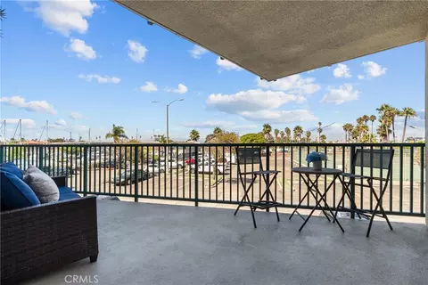 Exterior - 2901 Peninsula Rd #137, Oxnard, CA 93035 photo 2 of 7