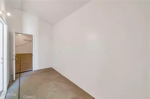 Entry Way - 41623 55th St West W, Lancaster, CA 93536 photo 4 of 6