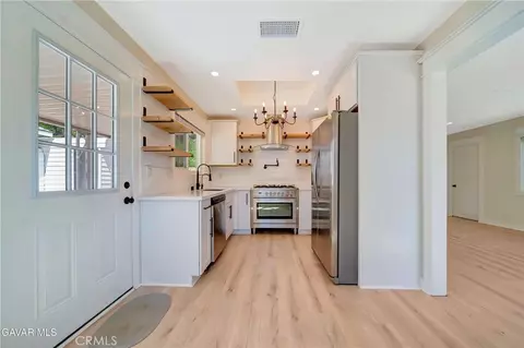 Entry Way - 41623 55th St West W, Lancaster, CA 93536 photo 1 of 6