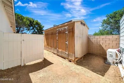 Exterior - 41623 55th St West W, Lancaster, CA 93536 photo 21 of 23