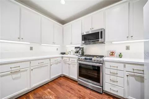 Kitchen - 27616 Cobblestone Ct, Valencia, CA 91354 photo 1 of 3