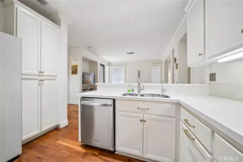 Kitchen - 27616 Cobblestone Ct, Valencia, CA 91354 photo 3 of 3