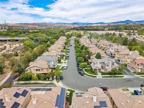 View/Area - 27616 Cobblestone Ct, Valencia, CA 91354 photo 11 of 12