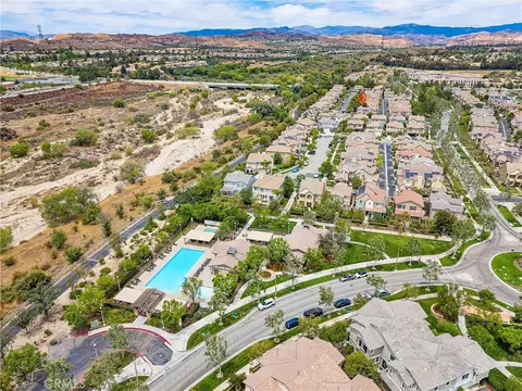 View/Area - 27616 Cobblestone Ct, Valencia, CA 91354 photo 3 of 12