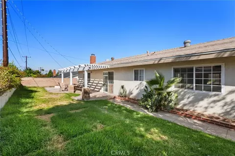 Exterior - 6736 Whitewood St, Simi Valley, CA 93063 photo 5 of 8