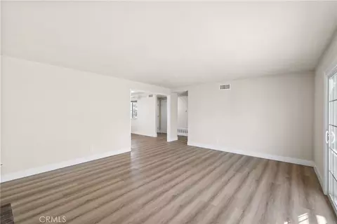 Living - 6736 Whitewood St, Simi Valley, CA 93063 photo 4 of 7