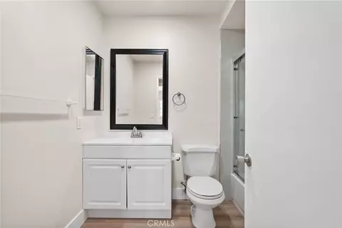 Bath - 6736 Whitewood St, Simi Valley, CA 93063 photo 4 of 4