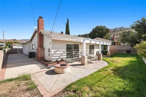 Exterior - 6736 Whitewood St, Simi Valley, CA 93063 photo 4 of 8