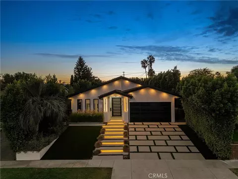 5715 Troost Ave, North Hollywood, CA 91601
