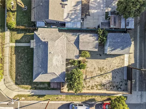 View/Area - 7955 White Oak, Reseda, CA 91335 photo 1 of 2