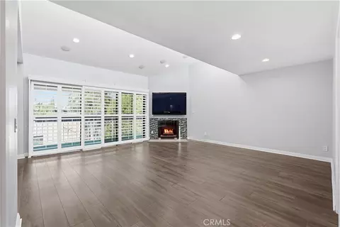 4542 Willis Ave #302, Sherman Oaks, CA 91403