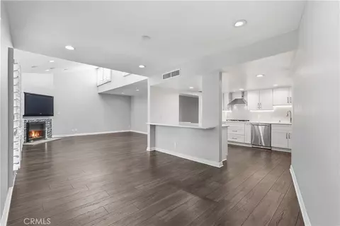 4542 Willis Ave #302, Sherman Oaks, CA 91403