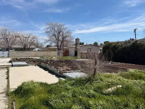 45356 10th St W, Lancaster, CA 93534