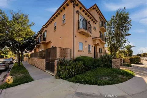 14702 Magnolia Blvd #105, Sherman Oaks, CA 91403