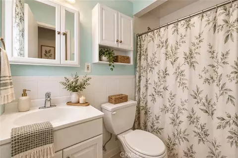 Bath - 45308 Newtree, Lancaster, CA 93534 photo 1 of 2