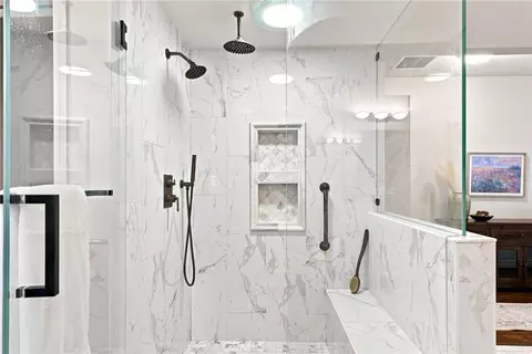 Bath - 40823 Baccarat Rd, Temecula, CA 92591 photo 4 of 6