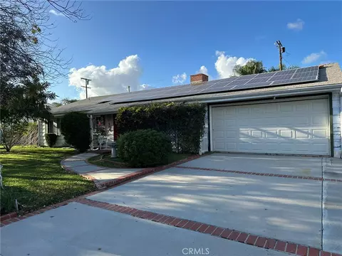 22901 Leonora Dr, Woodland Hills, CA 91367