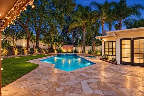 4610 Arriba Dr, Tarzana, CA 91356