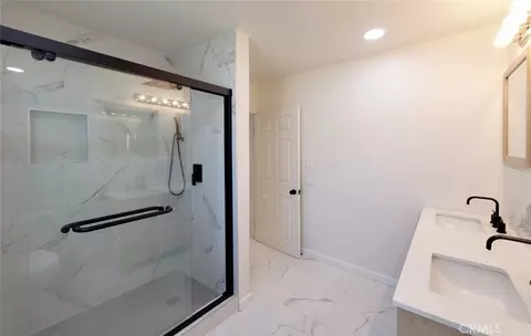 Bath - 8132 Hatillo, Winnetka, CA 91306 photo 3 of 3