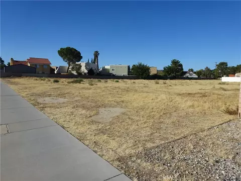 15 15th, Lancaster, CA 93535 photo 5