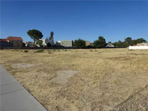 15 15th, Lancaster, CA 93535 photo 2