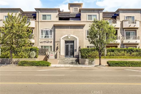 4424 Whitsett Ave #110, Studio City, CA 91604