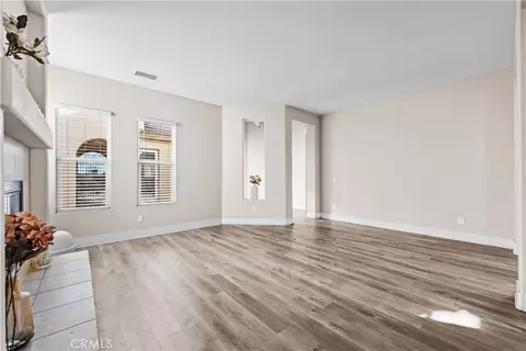 Living - 12573 Cabazon Ct, Apple Valley, CA 92308 photo 4 of 8