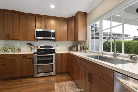 Kitchen - 2880 Barnes St, Simi Valley, CA 93065 photo 2 of 2