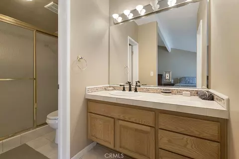 Bath - 2880 Barnes St, Simi Valley, CA 93065 photo 2 of 2