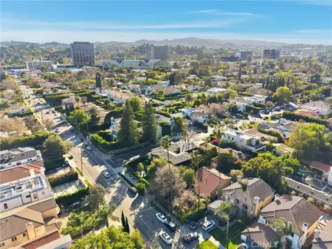 View/Area - 4963 Haskell, Encino, CA 91436 photo 2 of 4