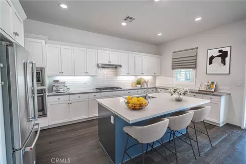 Kitchen - 20551 Arden Pl, Saugus, CA 91350 photo 2 of 5