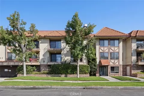 11127 La Maida #10, North Hollywood, CA 91601