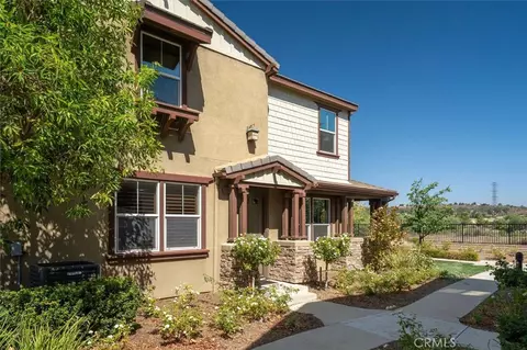 28600 Pietro Dr, Valencia, CA 91354