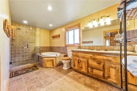 Bath - 1349 Lassen Dr, Big Bear Lake, CA 92315 photo 1 of 3
