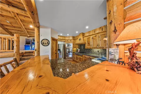 Kitchen - 1349 Lassen Dr, Big Bear Lake, CA 92315 photo 2 of 2