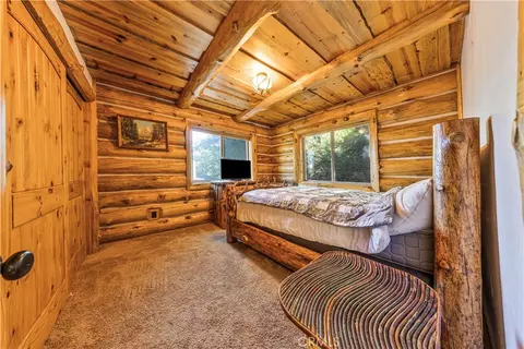 Bedroom - 1349 Lassen Dr, Big Bear Lake, CA 92315 photo 4 of 5