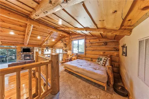 Bedroom - 1349 Lassen Dr, Big Bear Lake, CA 92315 photo 1 of 5