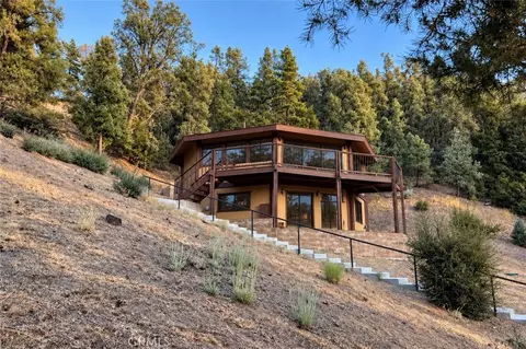 2104 Ironwood Dr, Pine Mountain Club, CA 93222