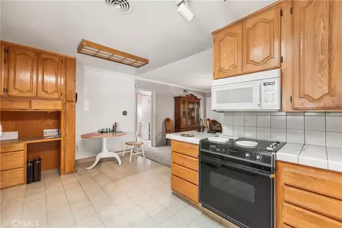 Kitchen - 1152 E Avenue J1, Lancaster, CA 93535 photo 3 of 3