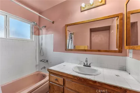 Bath - 1152 E Avenue J1, Lancaster, CA 93535 photo 1 of 1