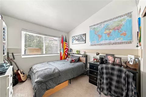 Bedroom - 22617 Copper Hl, Saugus, CA 91350 photo 3 of 6