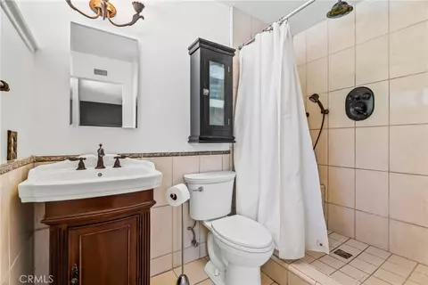 Bath - 27394 Onlee, Saugus, CA 91350 photo 1 of 2
